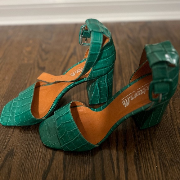 L’intervalle green heeled sandal - Picture 2 of 3